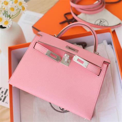 Hermès Mini Kelly 20 II Rose Confetti Chevre Leather with